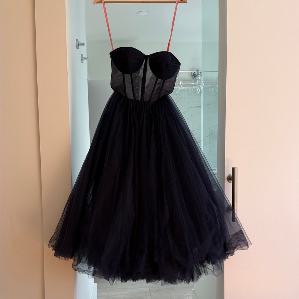 Millau Elegant Navy Tulle Midi Dress